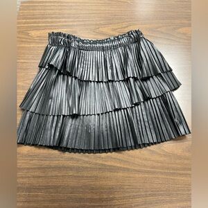 Entro Black Faux Leather Tiered Pleated Skirt Short Lined Pull-up Sz L
